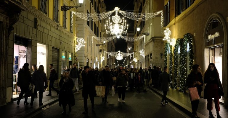 Cartoon Christmas Lights: Sabato 23 Novembre si accendono le luminarie di Via Condotti